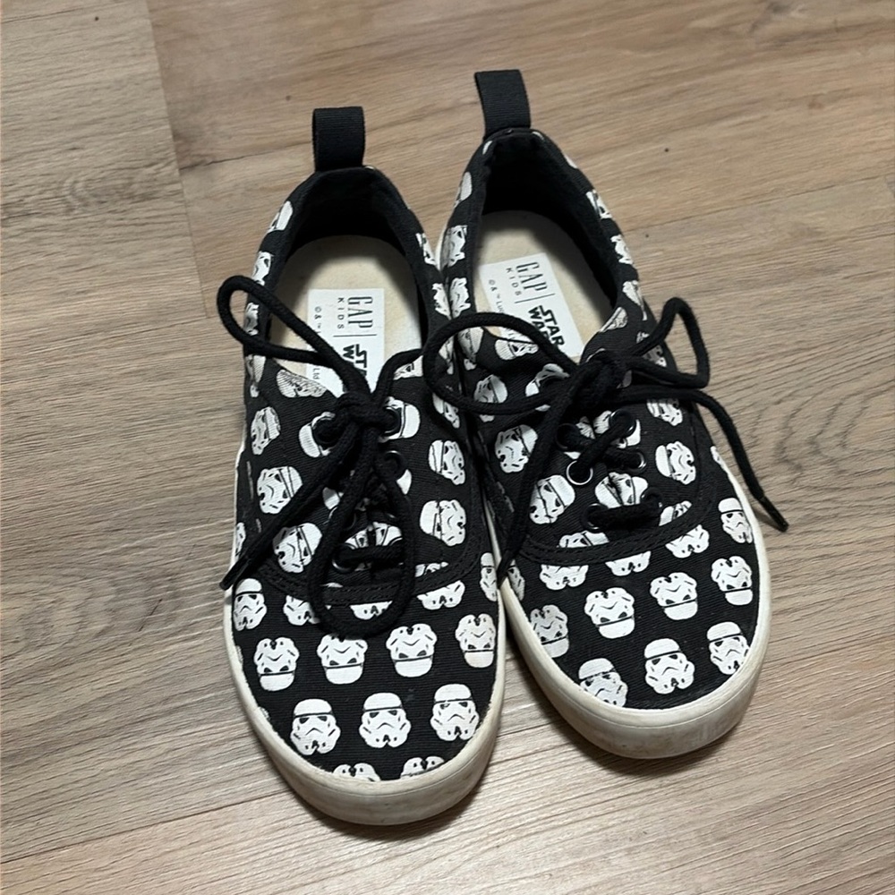 GapKids | Star Wars™ Graphic Sneakers Storm Trooper
